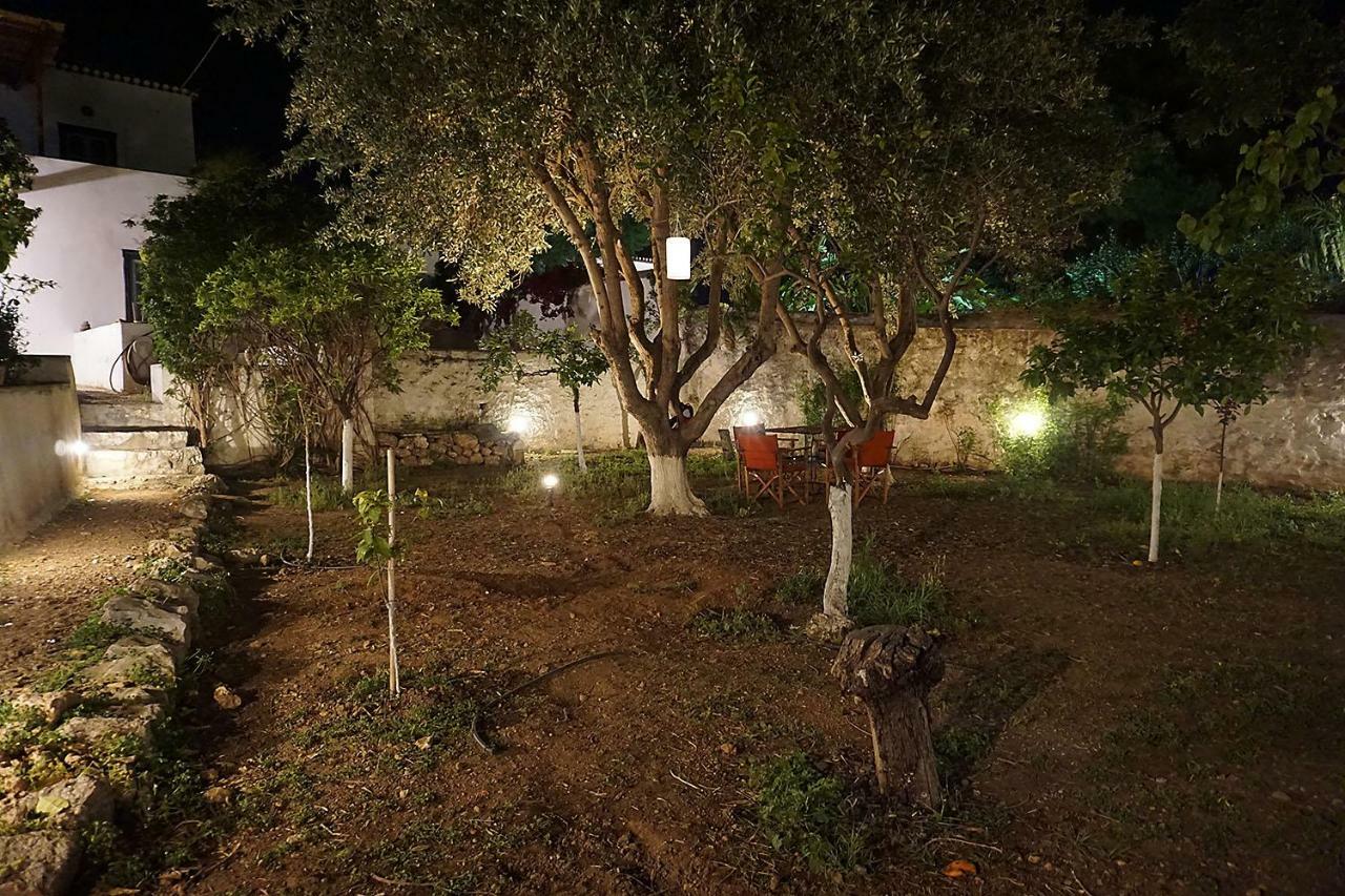 Two Olive Trees Pensionat Spétses Eksteriør billede